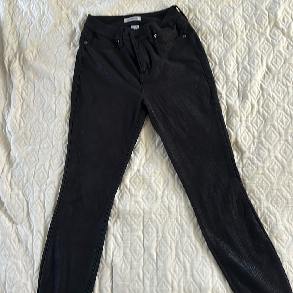 Good American size 2/26 black croc stretchy